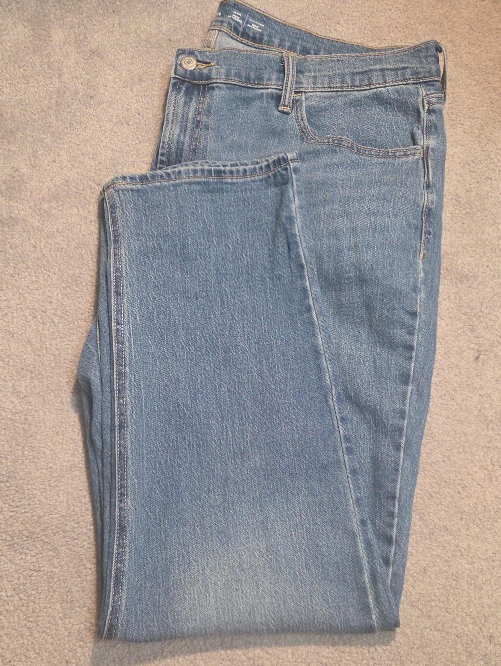 Mid-rise boyfriend blue jeans